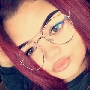 Meet your Posher, Monique